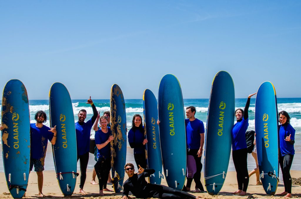 group surf lesson